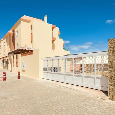 Cosy Beach Front *